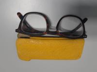 CS466/2024 EYEGLASSES WITH YELLOW LEATHER CASE 